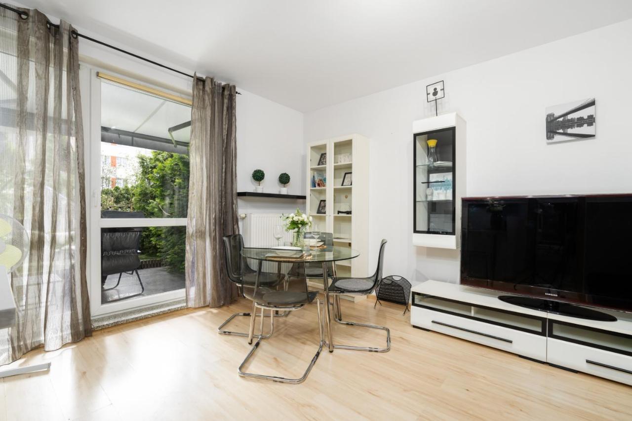 Cozy Apartment Karpia 17 With Terrace In Poznan By Noclegi Renters エクステリア 写真